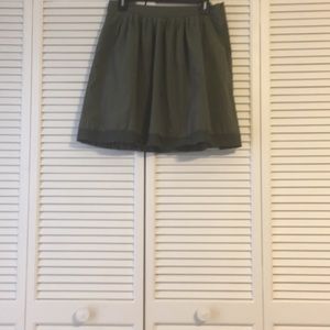Banana Repub skirt ribbon accnt at hem w pockets